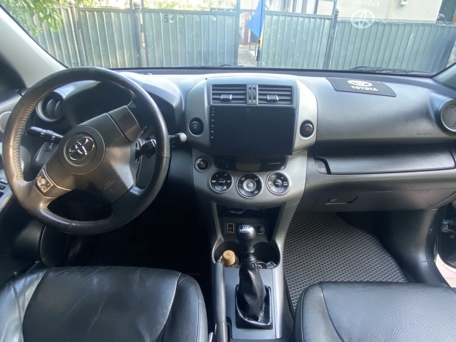 Toyota  RAV4 продам