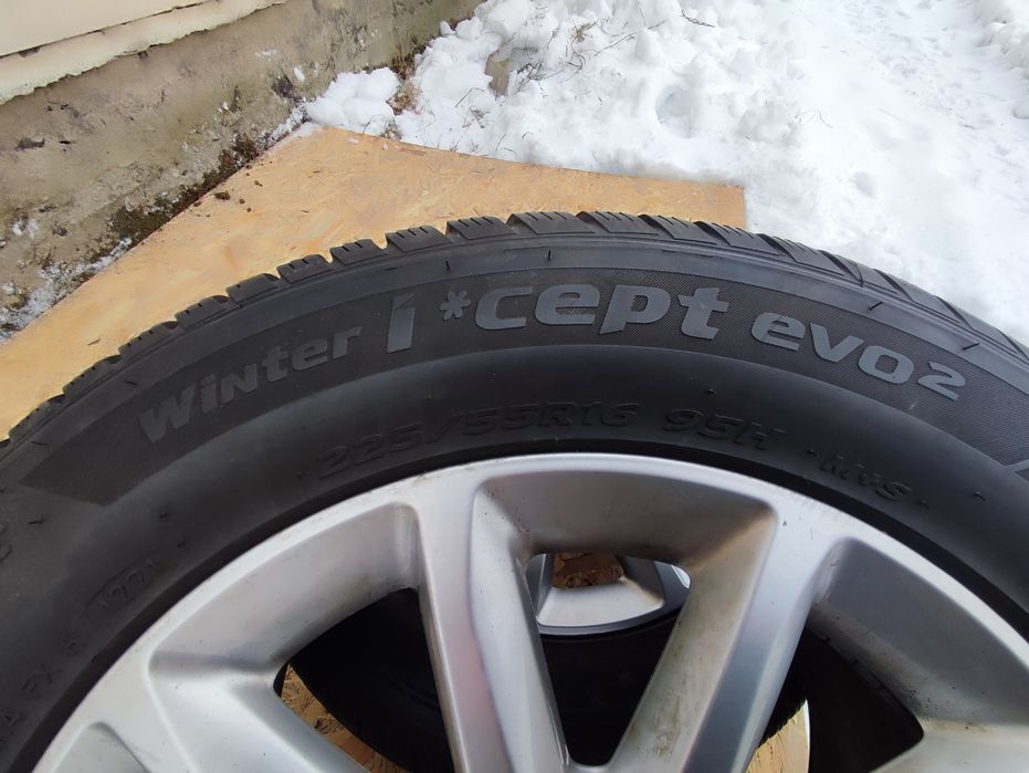 Шини зимові 225/55R16 Hankook
