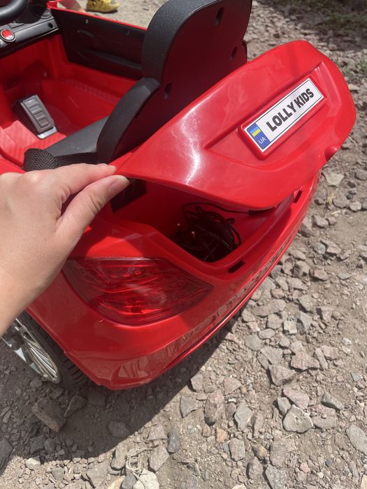 Дитячий автомобіль