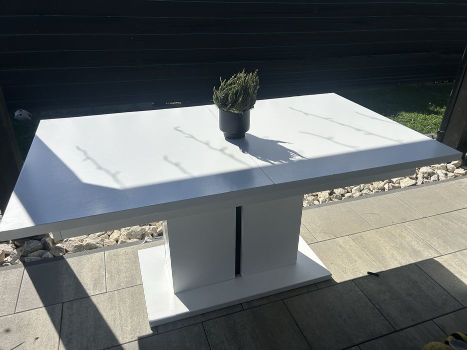 Stół rozkładany 160 na 200 cm