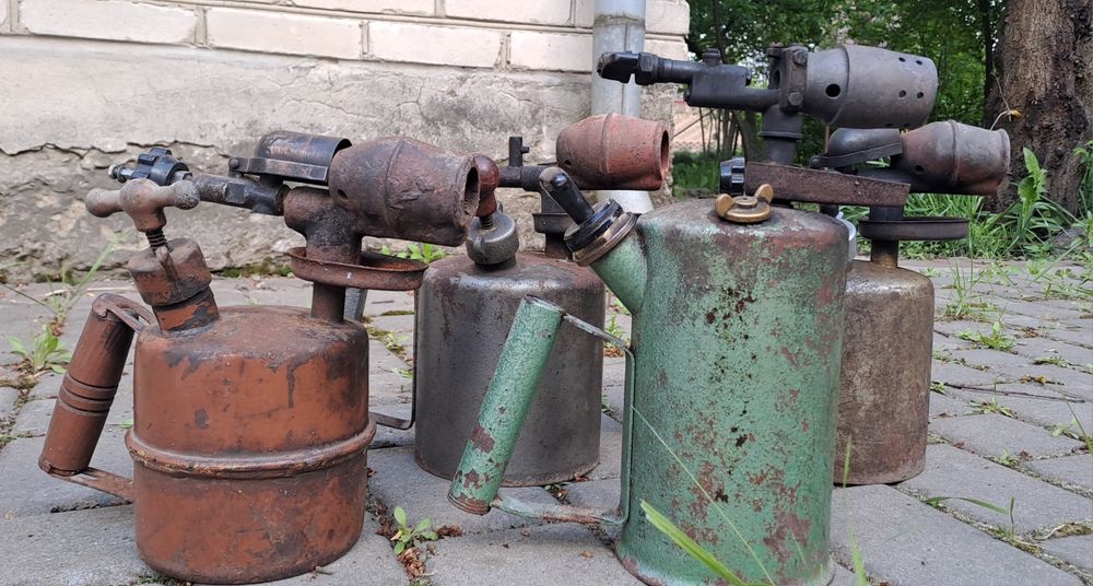 Паяльні   лампи .