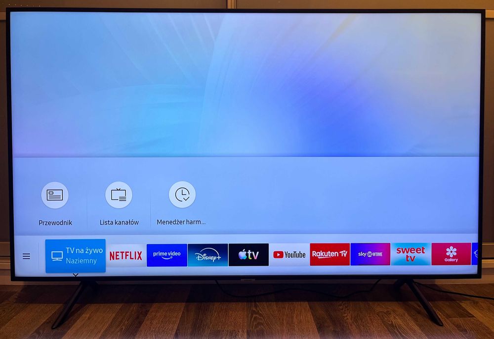 65 cali Samsung 4K UHD Smart TV
