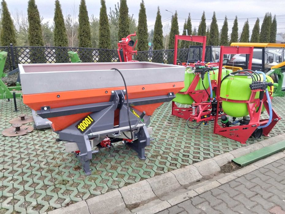 Rozsiewacz nawozu dwutalerzowy 600 litrów 400,800 DEMAROL