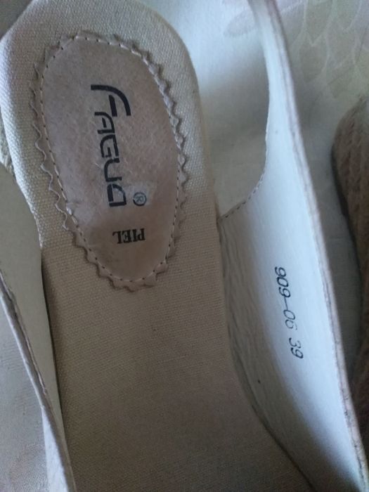 Sandały na koturnie rozm. 39