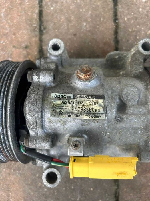 Sprężarka kompresor klimatyzacji 82005.61276 Renault Laguna III Trafic