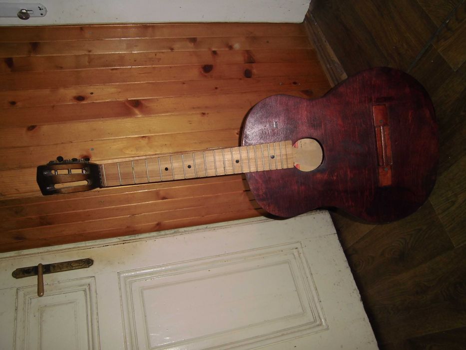 Гітара 6- струнна