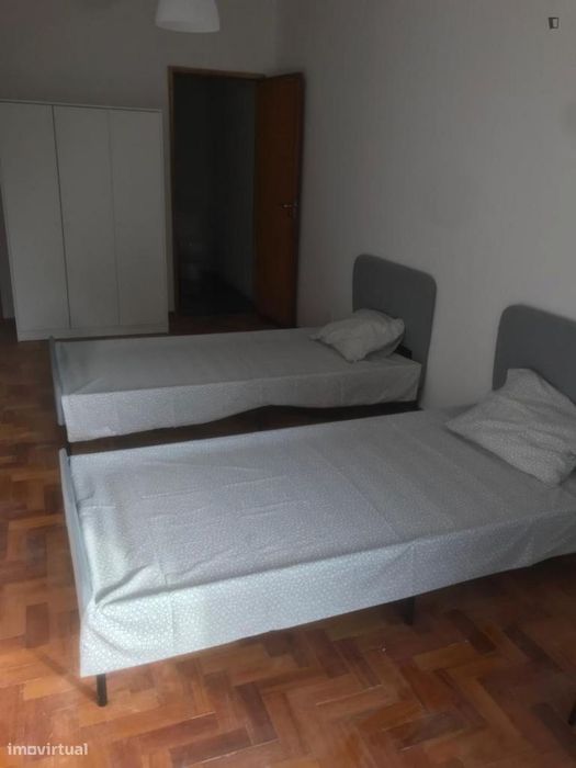 Quarto - localizado em Cedofeita Porto