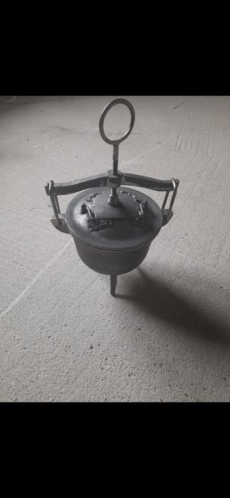 Kociołek myśliwski żeliwny 6,5 litra