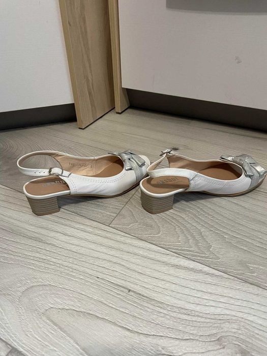 Sandały eksabit w kolorze białym