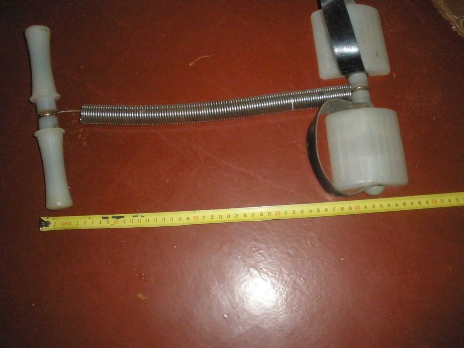 Пружинный эспандер для мышц спины,ног,поясницы. СССР