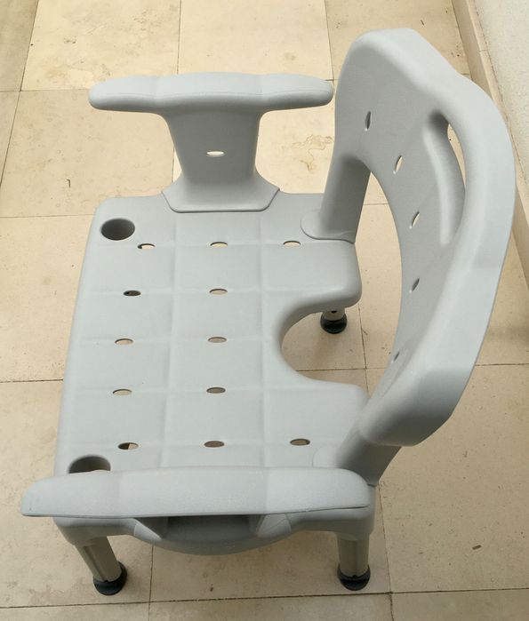 Cadeira sólida e muito segura para duche