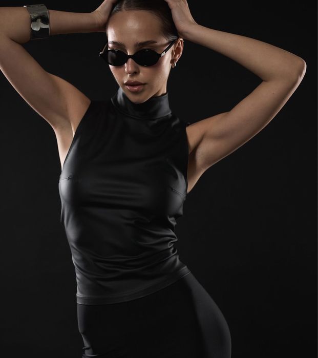 Топ з екошкіри