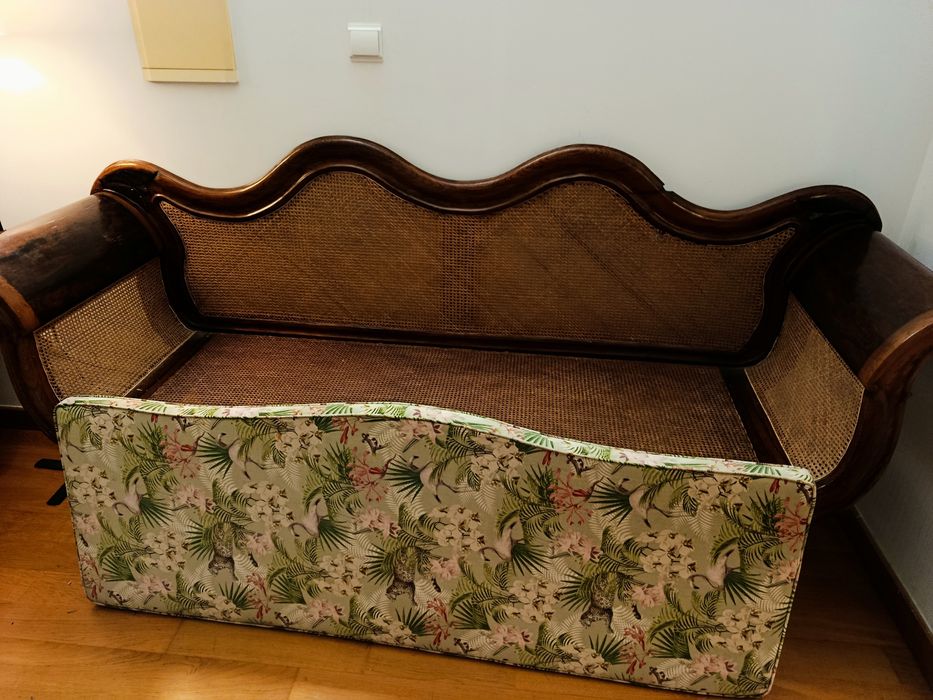 Canapé em pau santo.