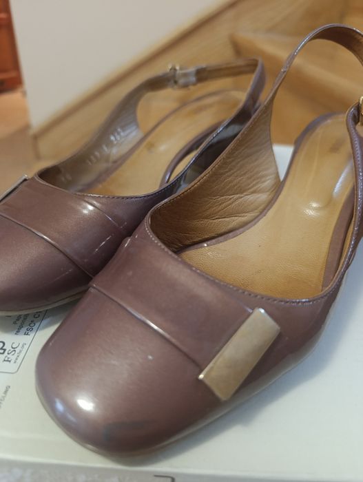 Buty w stylu Mary Jane skóra naturalna/Gino Rossi