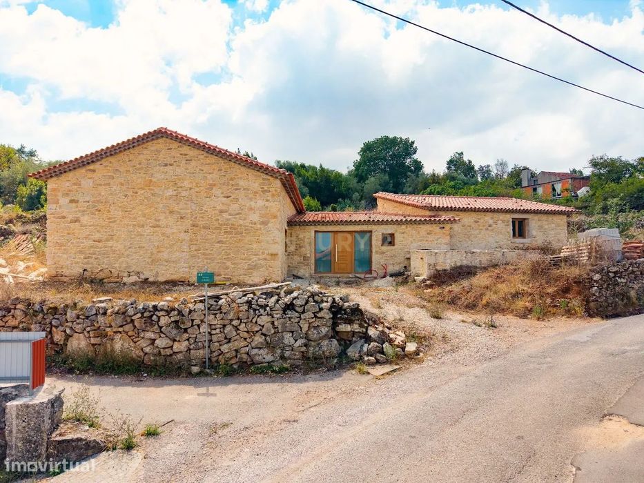 Moradia em Cotas - Degracias - Soure com Vista Panorâmica