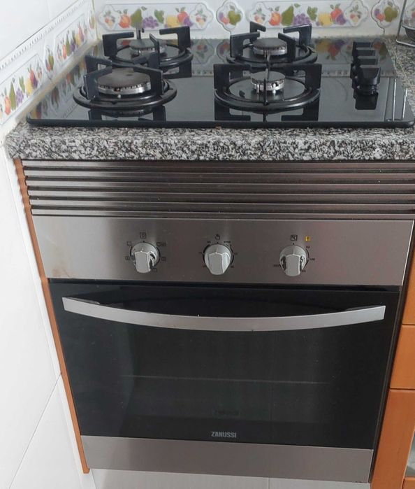 Fogão -Forno Zanussi elétrico. Novo preço