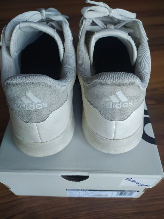 Кросівки adidas р. UK9