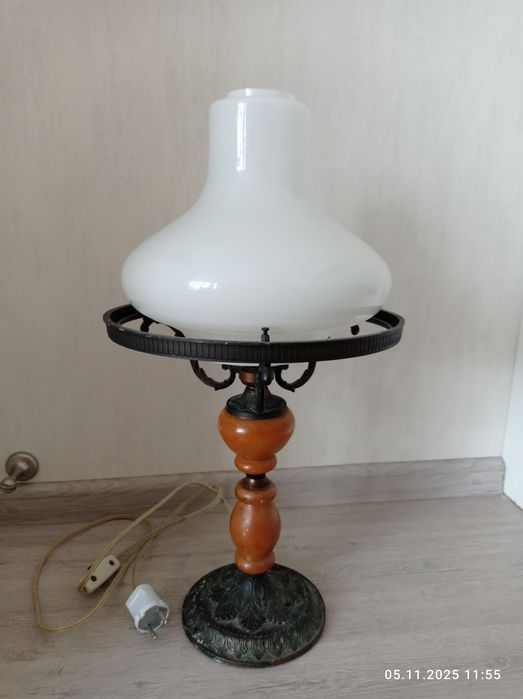 Настільна лампа часів СССР