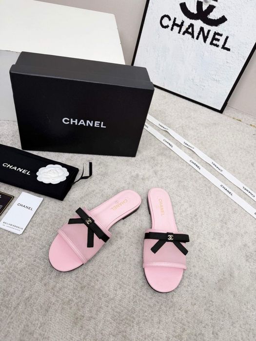 Klapki Chanel