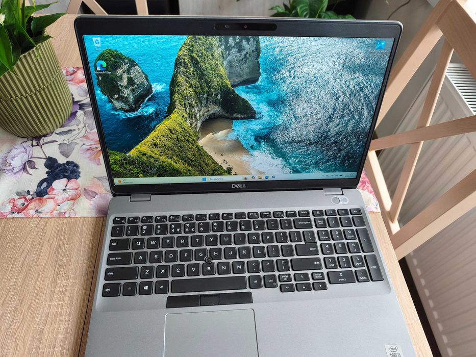 Duży ładny laptop Dell Latitude 5510