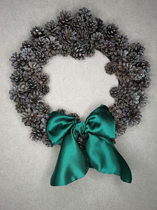 Різний новорічний декор.