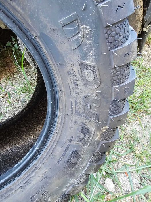 3 Pneus ATV 30 x 10.00 DURO 80% de uso