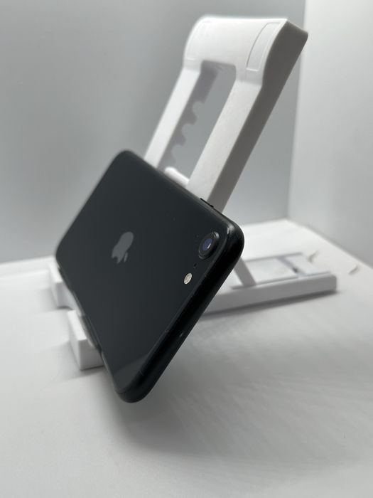 iPhone se 3 2022 64gb black  Neverlock