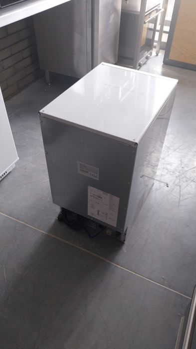 Kostkarka do lodu Icematic E 25 – 25 kg/24h