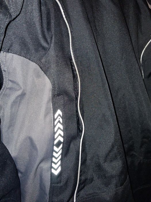 Casaco de mota com proteções e forro térmico (com rasgos)