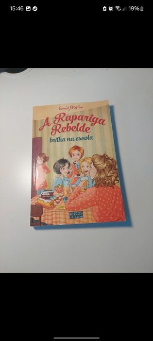 Livro- A rapariga rebelde brilha na escola (livro 3)