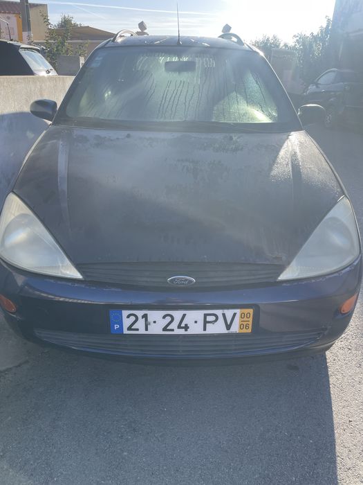 Ford focus para peças (motor a bater)