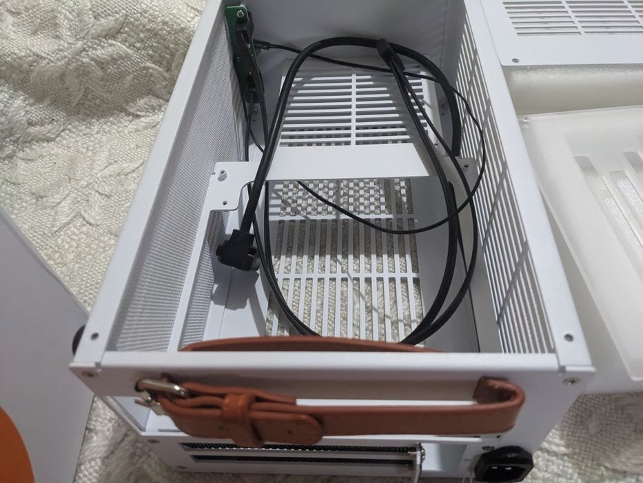 Caixa mini ITX k49 sgpc , branca