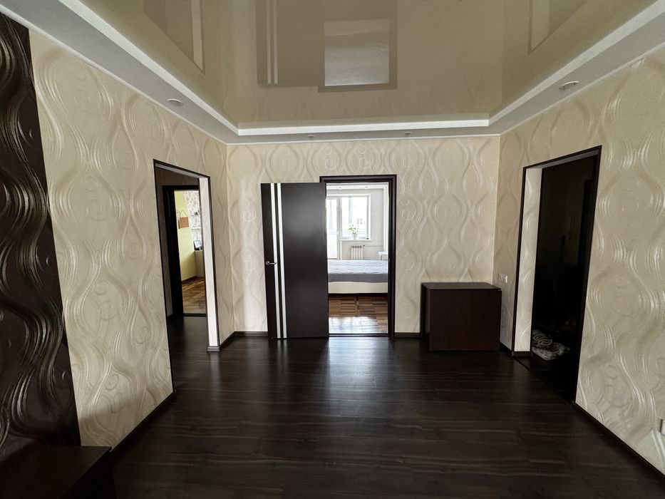 Продается  4 ком квартира по ул Сергея Синенко 8/9