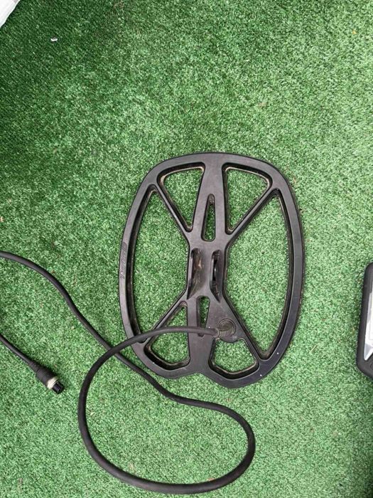 Металошукач Quest Q20. Металлоискатель Квест Q20