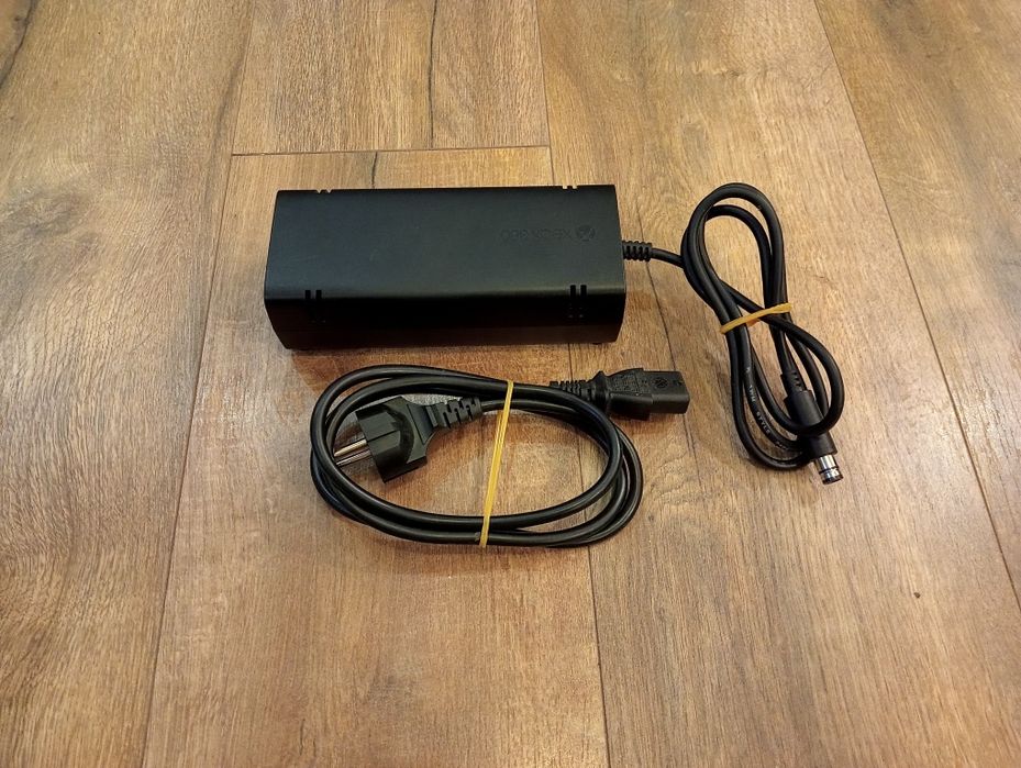 Xbox 360 Slim E - 250GB