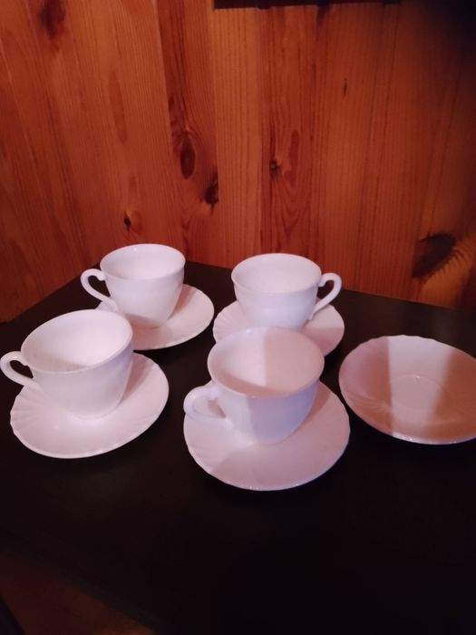 Filiżanki, wazon porcelana, kawiarka duza