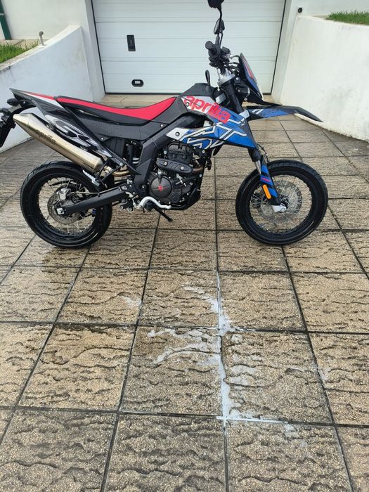 Aprilia SX 125 - 07/2024 | 5.500km | Garantia Fábrica até 07/2027 | Co