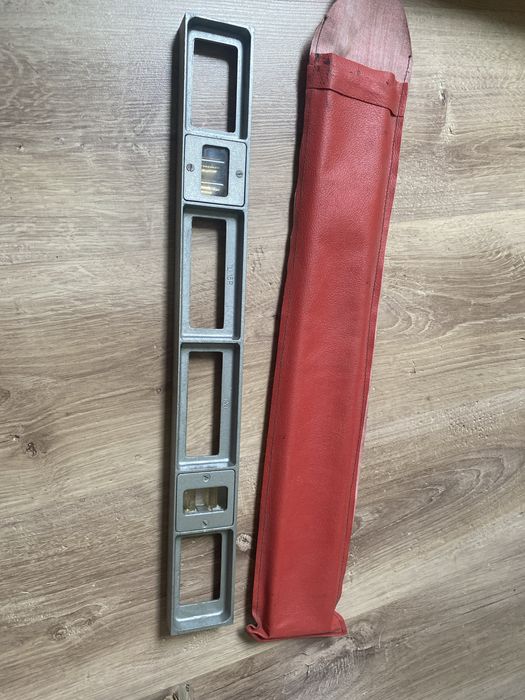 Poziomica rosyjska w etui