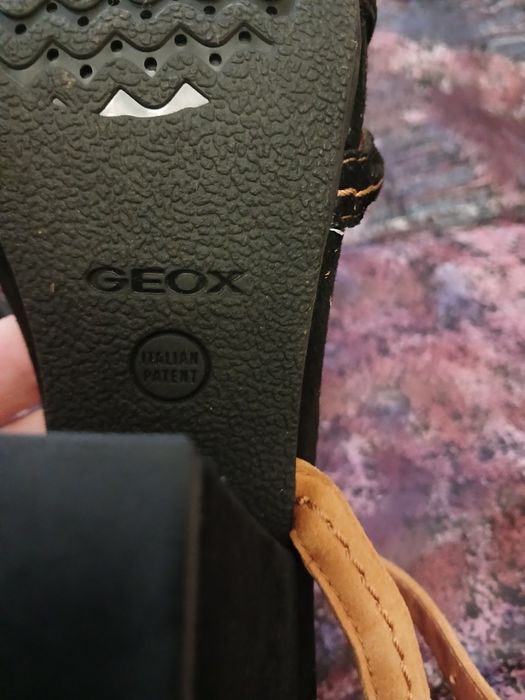Нові  фірмові Geox