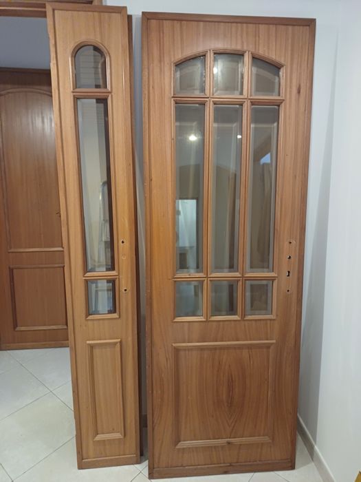 Portas de madeira com vidro