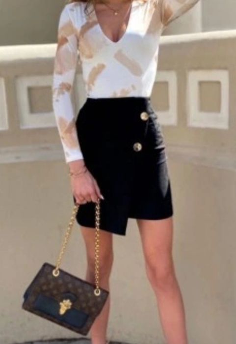 XS S czarna spódnica mini zamszowa asymetryczna La Manuel nowa piękna