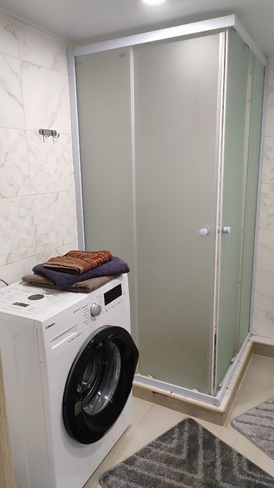 Сдам посуточно,подобово Двухуровневую  студію на левом березі район 9-