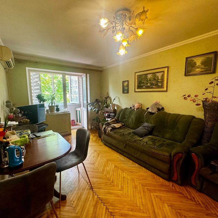 Продам отличную 3х ком квартиру метро Бот сад!