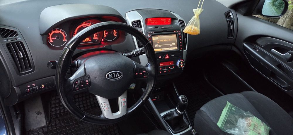 KIA Cee'd polift 2010