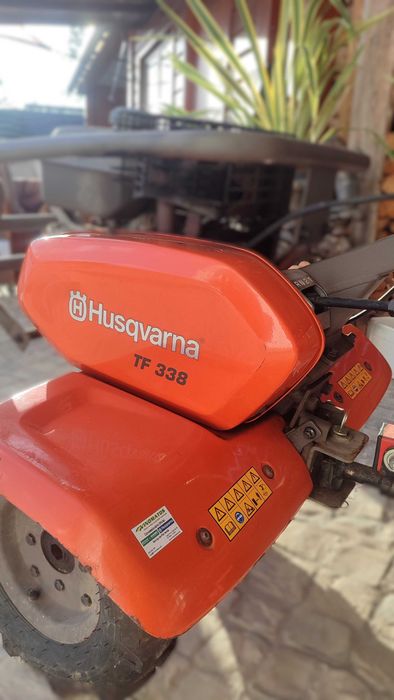 Motoenxada Husqvarna TF338 + reboque metálico + kit rodas + fresas (2022)