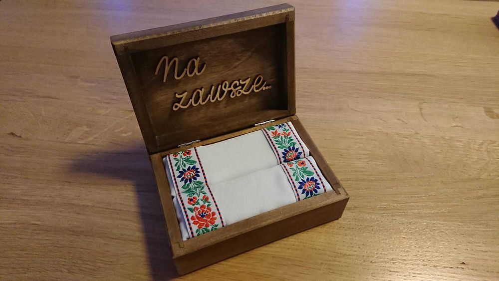 NOWE Rustykalne pudełko na obrączki drewniane folkowe