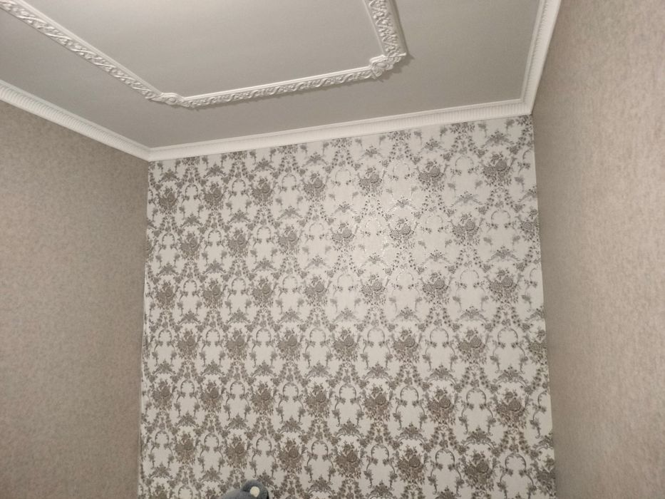 Поклейка обоїв , усіх видів,якісно,швидко,