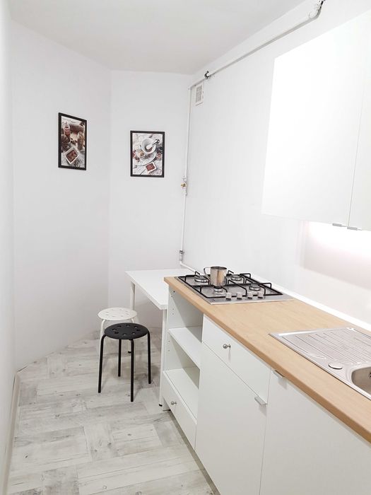 Pokój z balkonem blisko centrum, os. Gwiazd, ul. Roździeńskiego / ENG