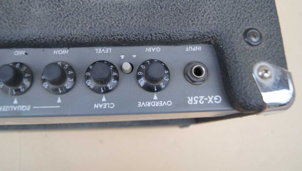 Piecyk gitarowy 30 W, dodatkowe efekty