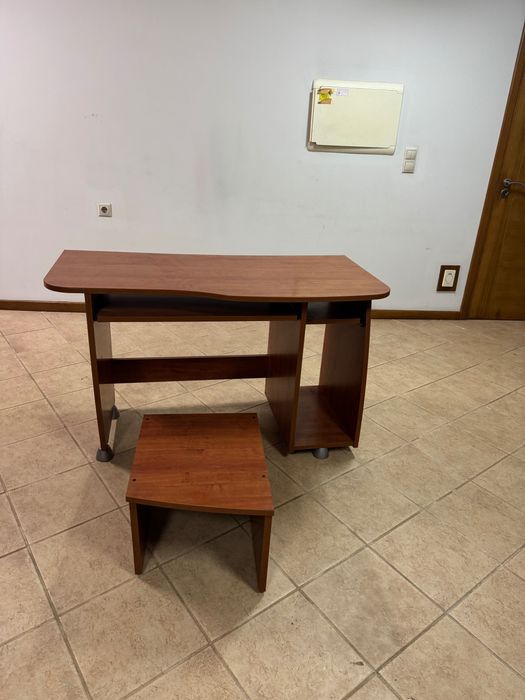 Secretária escritório (1,20m x 75cm x 69cm)
